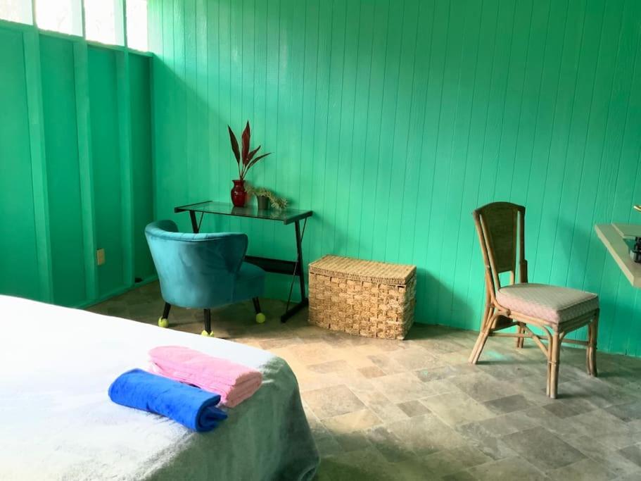 Simple Rustic Studio Deluxe Bed In Tropical Fruits Garden Hotel Mountain View Bagian luar foto