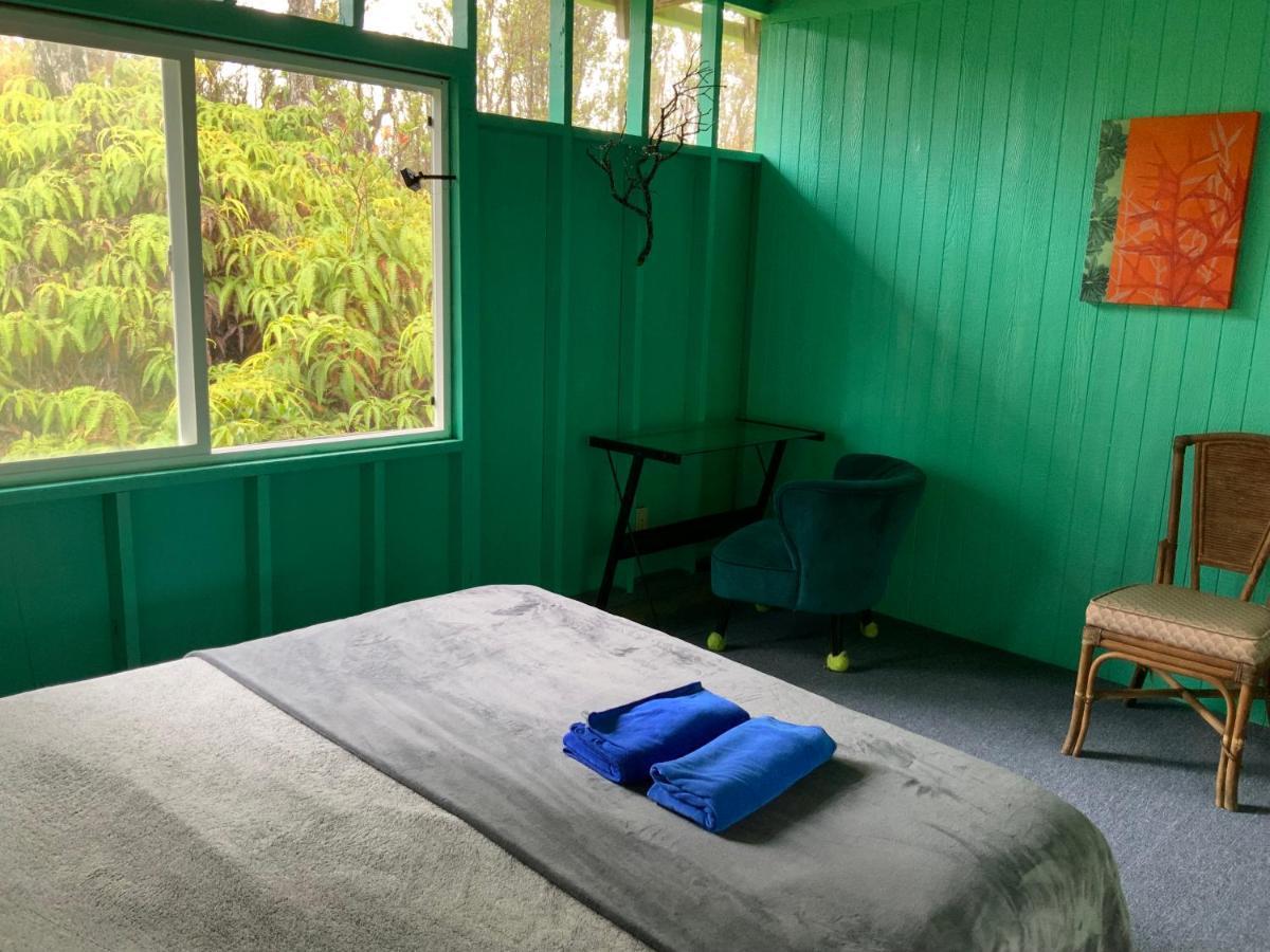 Simple Rustic Studio Deluxe Bed In Tropical Fruits Garden Hotel Mountain View Bagian luar foto